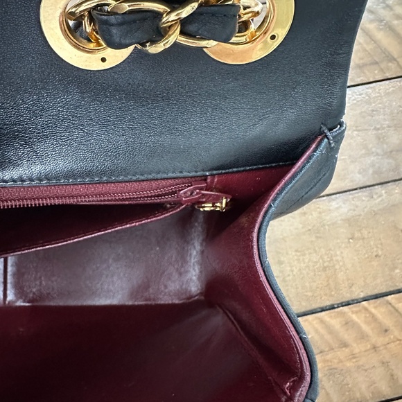 Vintage Chanel Maxi Single Flap - Picture 15 of 16